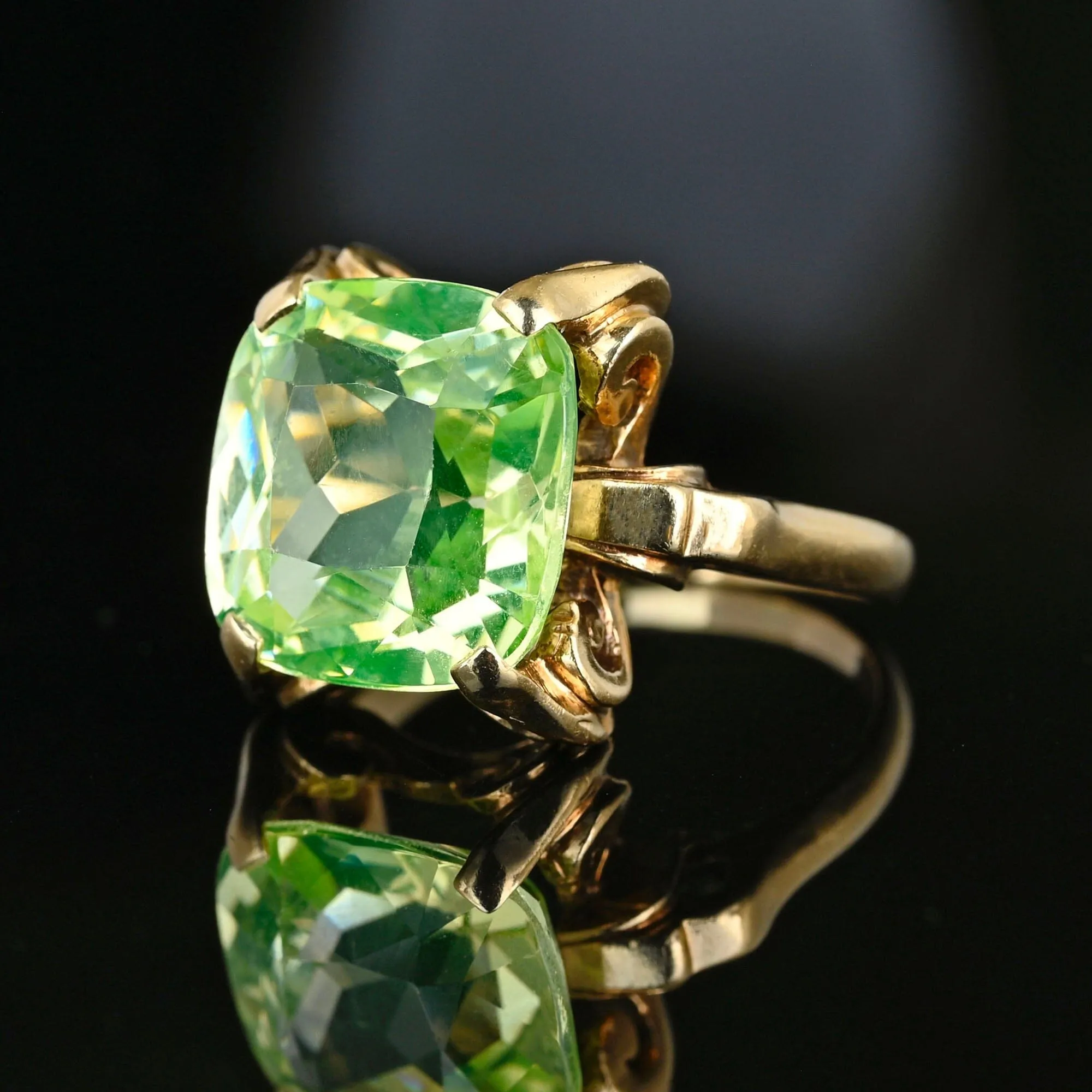 Art Deco 14K Gold Cushion Cut Green Spinel Ring