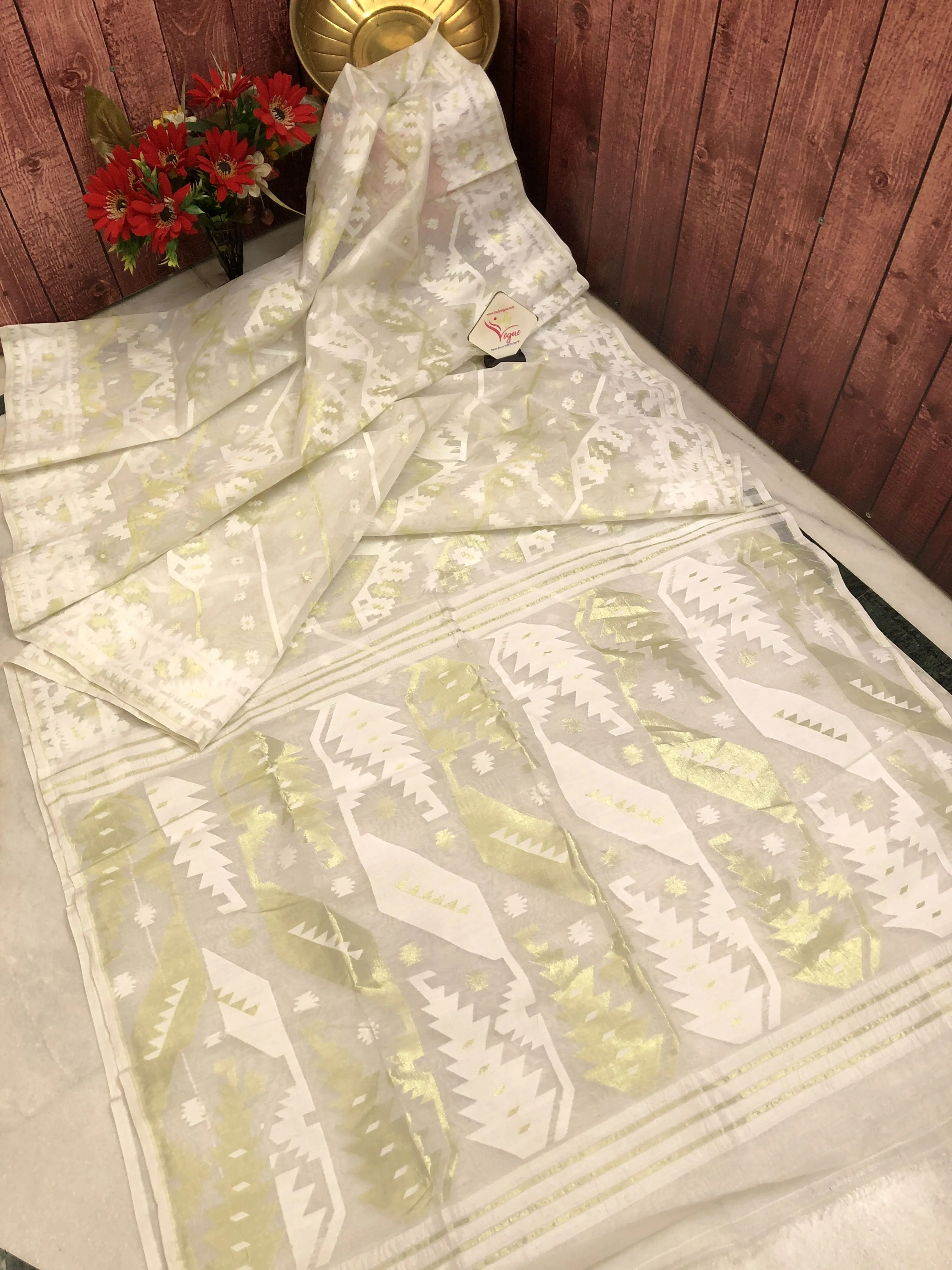 Pure White Color Jamdani Saree with Chanderi Silk Blouse Piece