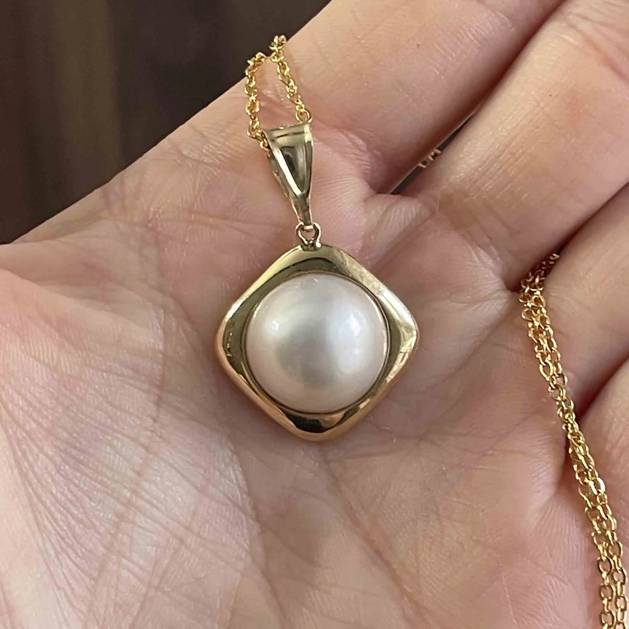 Vintage 14K Gold Mabe Pearl Pendant Necklace