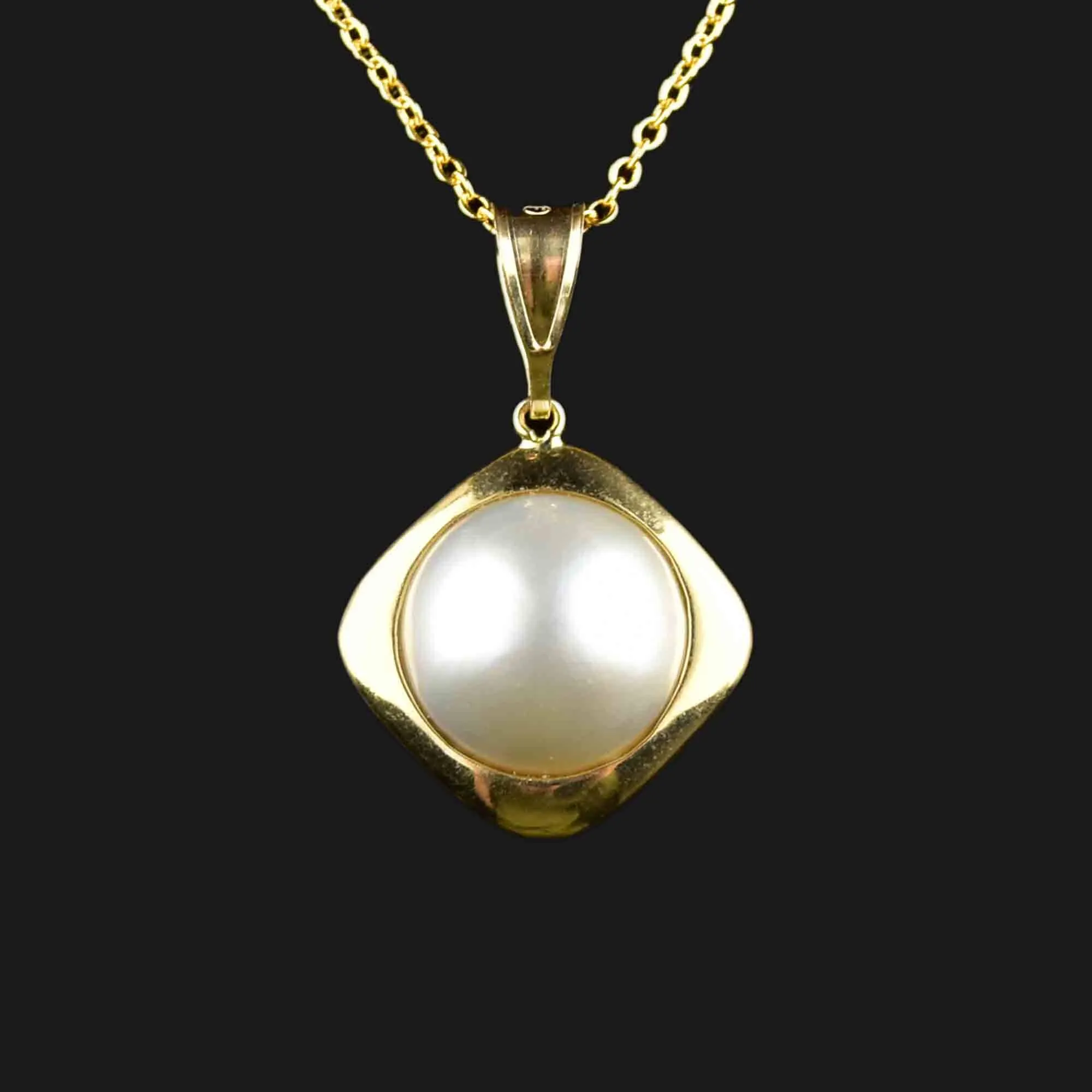 Vintage 14K Gold Mabe Pearl Pendant Necklace