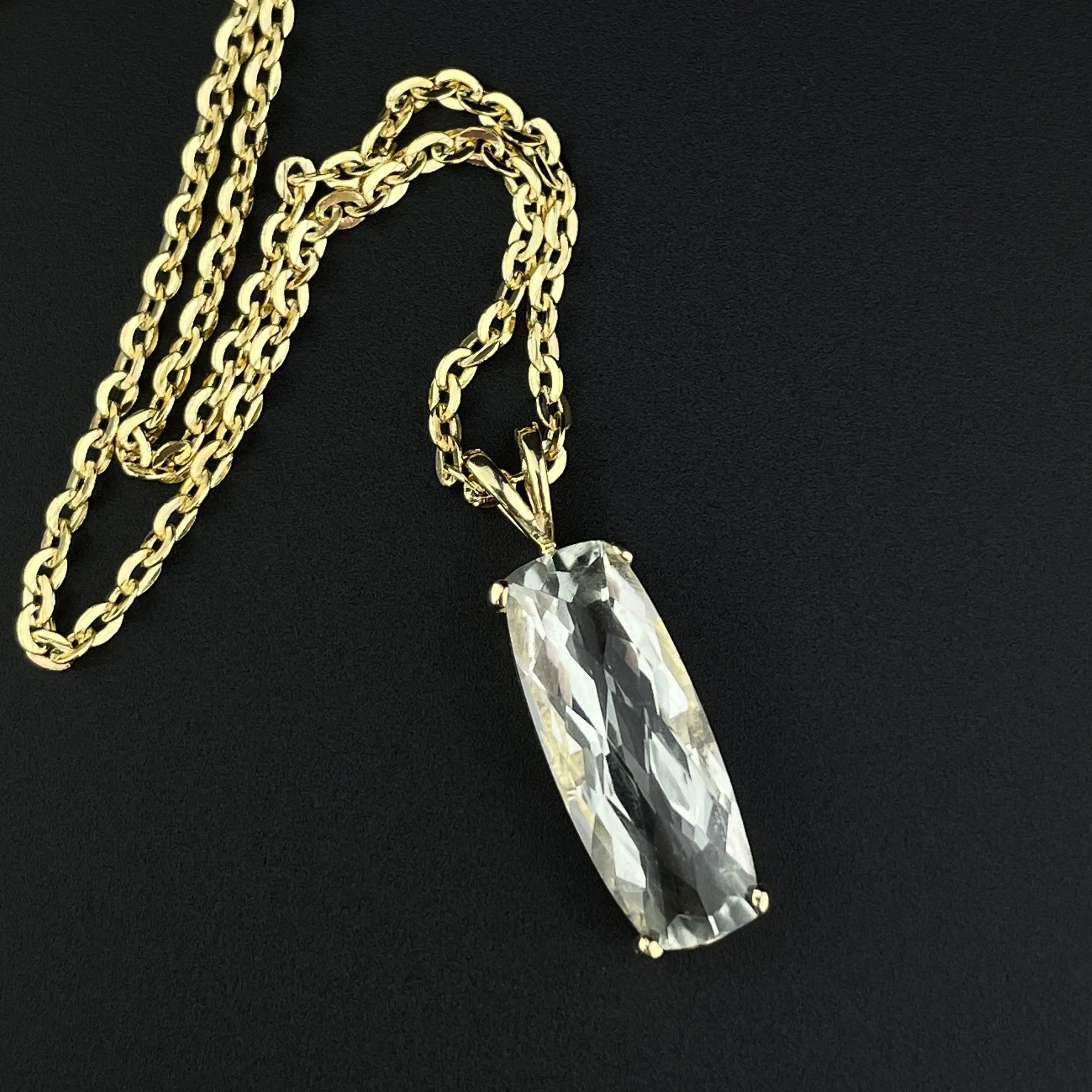 Vintage Blue Aquamarine 14K Gold Pendant Necklace